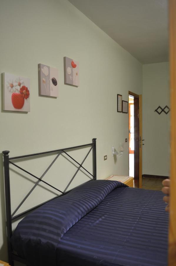 Hotel Il Poggetto Castellina Marittima Buitenkant foto