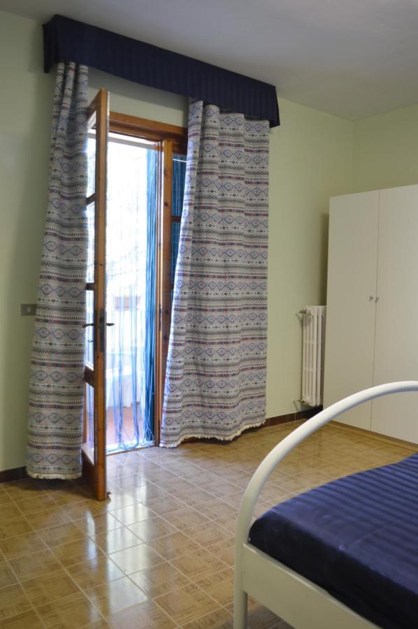 Hotel Il Poggetto Castellina Marittima Buitenkant foto