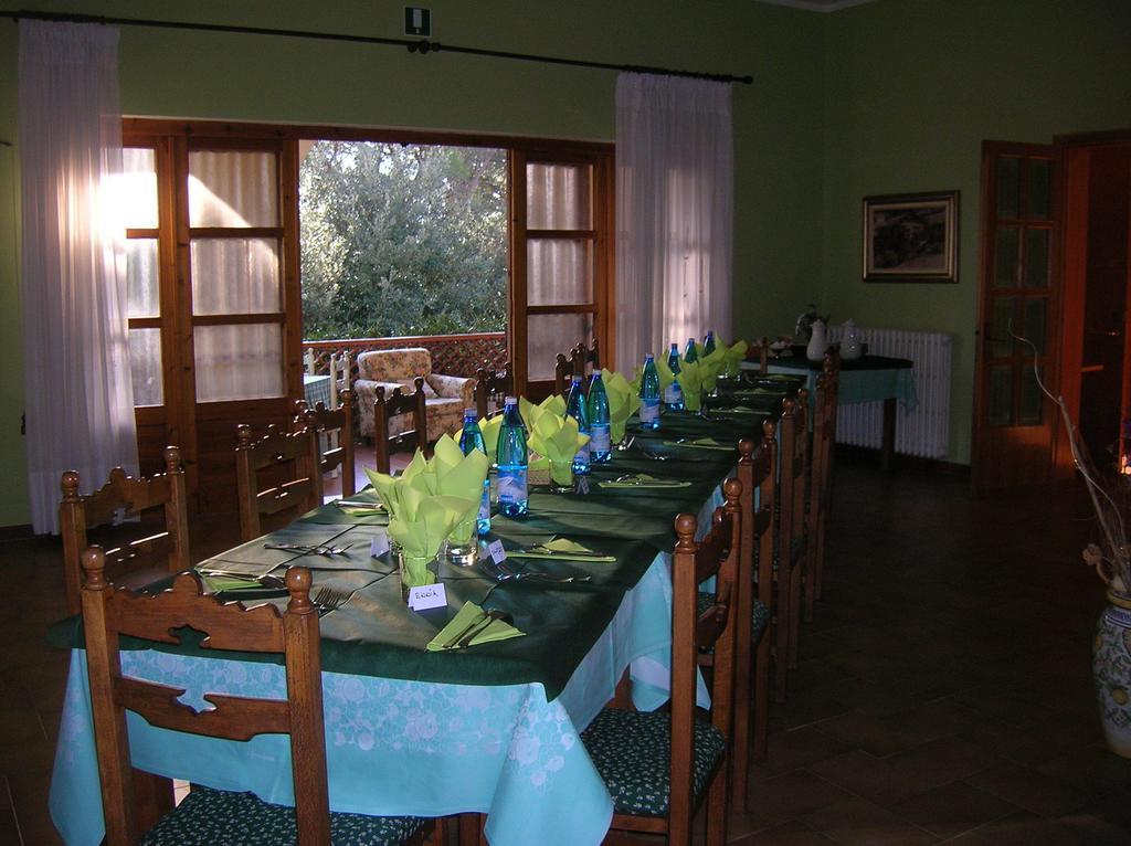 Hotel Il Poggetto Castellina Marittima Buitenkant foto