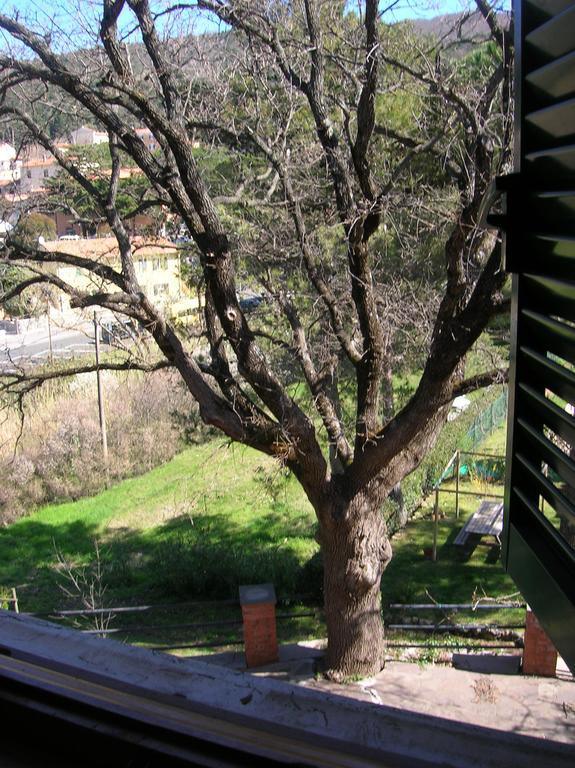 Hotel Il Poggetto Castellina Marittima Buitenkant foto