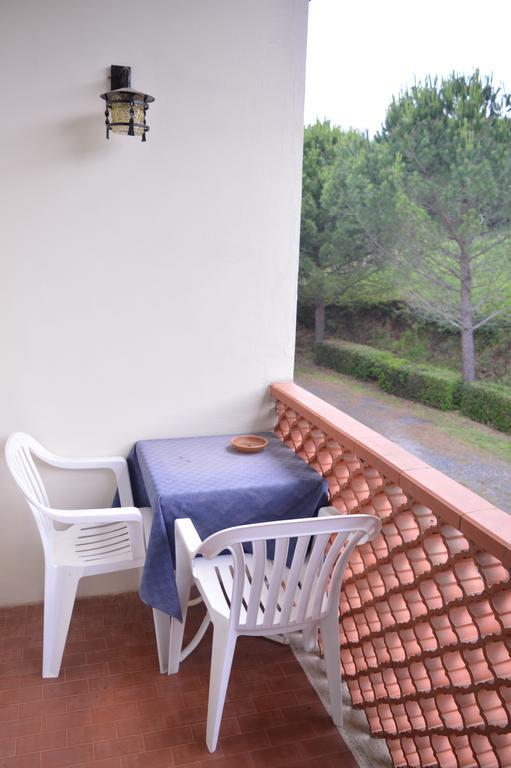 Hotel Il Poggetto Castellina Marittima Buitenkant foto