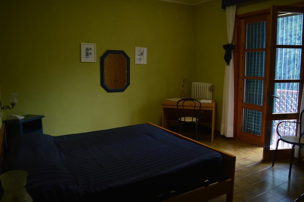 Hotel Il Poggetto Castellina Marittima Buitenkant foto