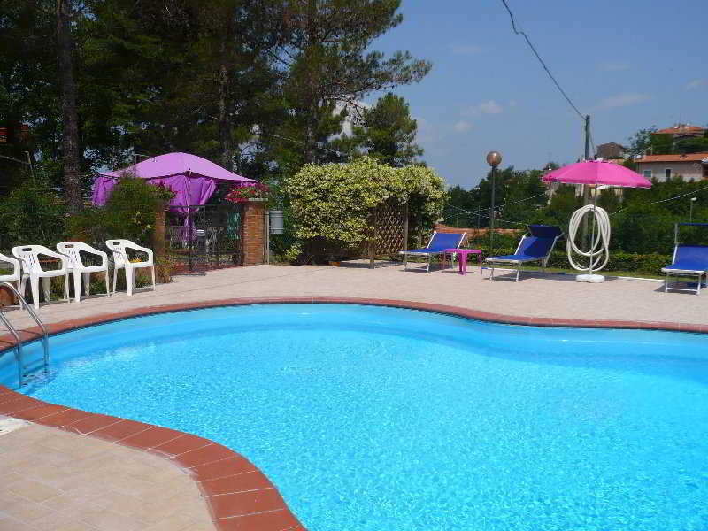 Hotel Il Poggetto Castellina Marittima Buitenkant foto