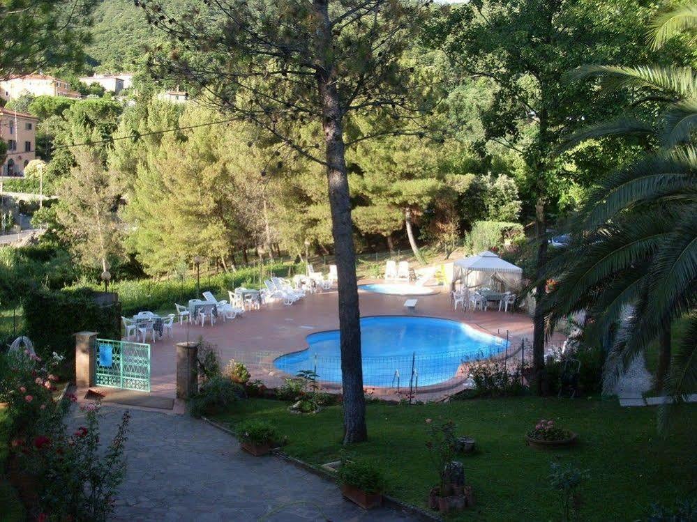 Hotel Il Poggetto Castellina Marittima Buitenkant foto
