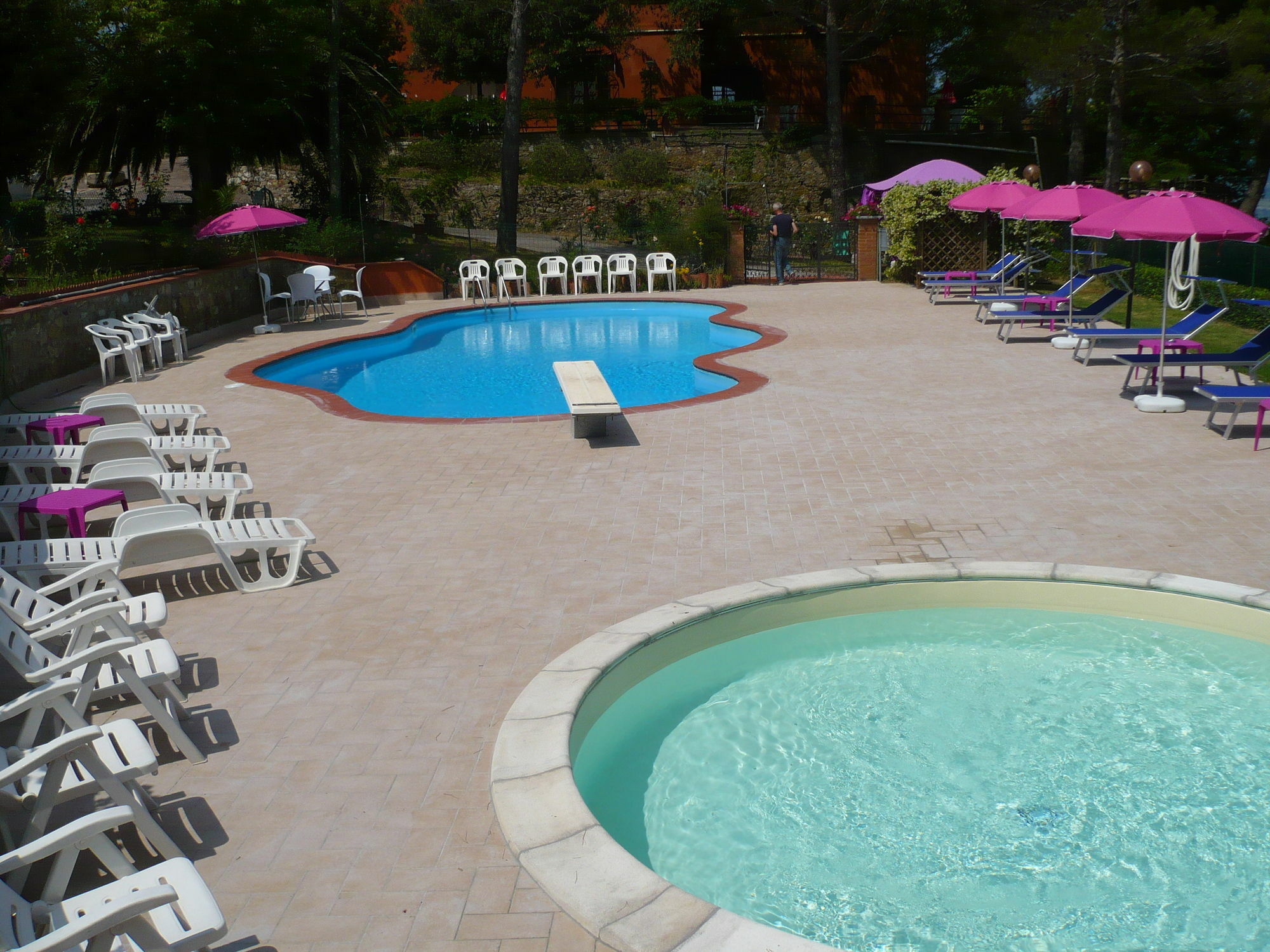Hotel Il Poggetto Castellina Marittima Buitenkant foto